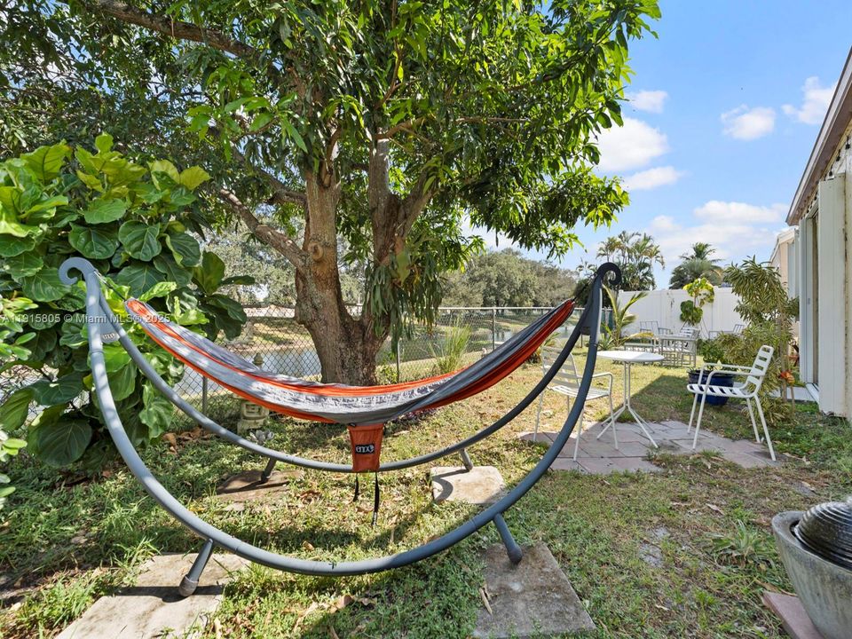 合同活跃: $485,000 (3 贝兹, 2 浴室, 1386 平方英尺)