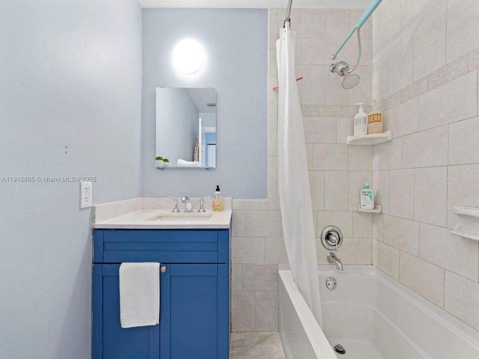 合同活跃: $485,000 (3 贝兹, 2 浴室, 1386 平方英尺)