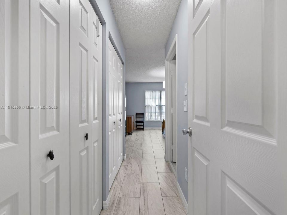 合同活跃: $485,000 (3 贝兹, 2 浴室, 1386 平方英尺)