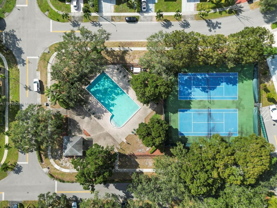 合同活跃: $485,000 (3 贝兹, 2 浴室, 1386 平方英尺)