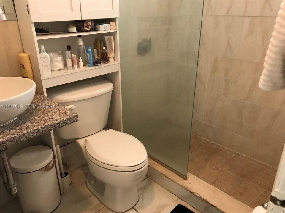 出租: $1,700 (1 贝兹, 1 浴室, 576 平方英尺)