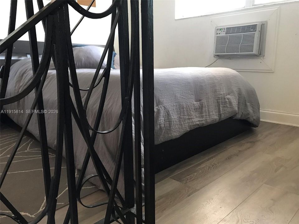 出租: $1,700 (1 贝兹, 1 浴室, 576 平方英尺)