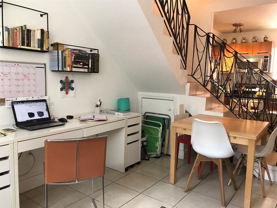 出租: $1,700 (1 贝兹, 1 浴室, 576 平方英尺)