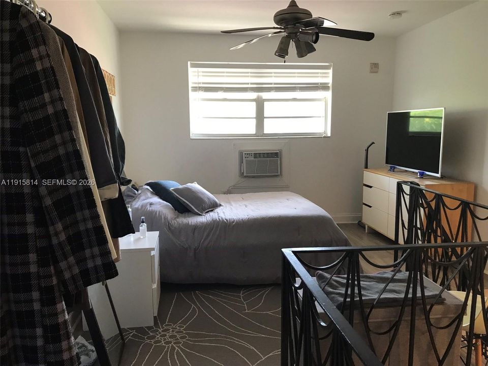 出租: $1,700 (1 贝兹, 1 浴室, 576 平方英尺)