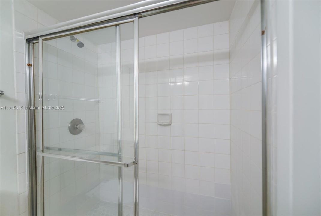 待售: $550,000 (2 贝兹, 2 浴室, 970 平方英尺)