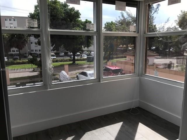 Под контрактом: $1,950 (2 спален, 2 ванн, 817 Квадратных фут)