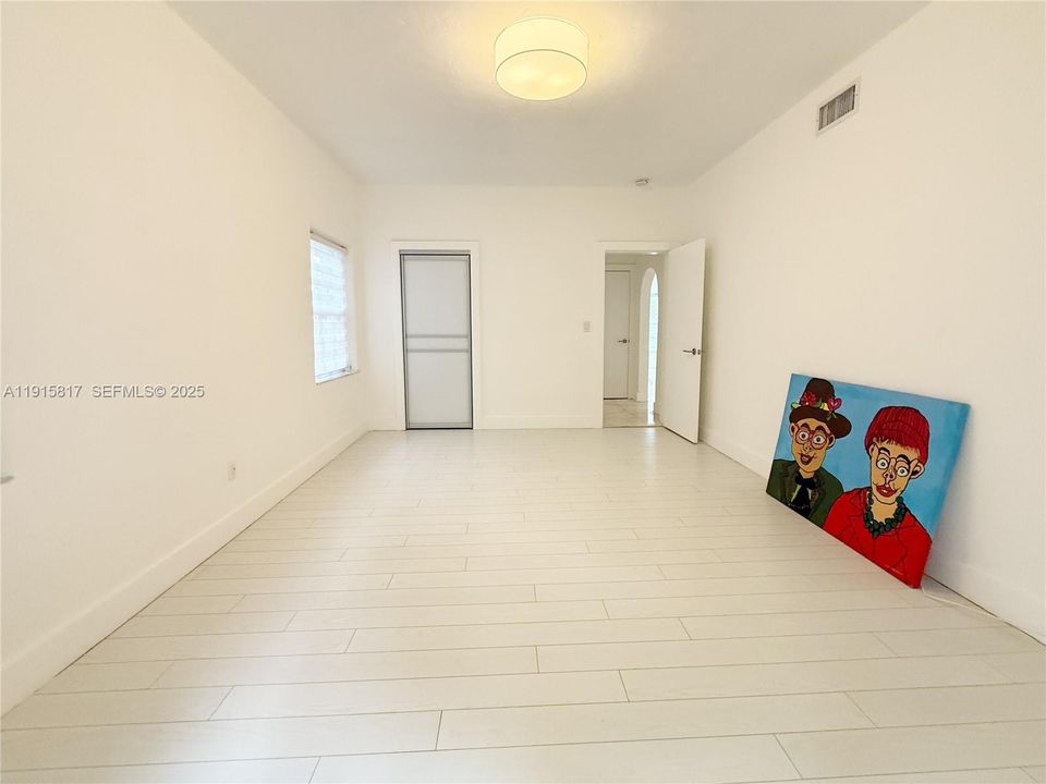 出租: $14,000 (5 贝兹, 4 浴室, 2526 平方英尺)