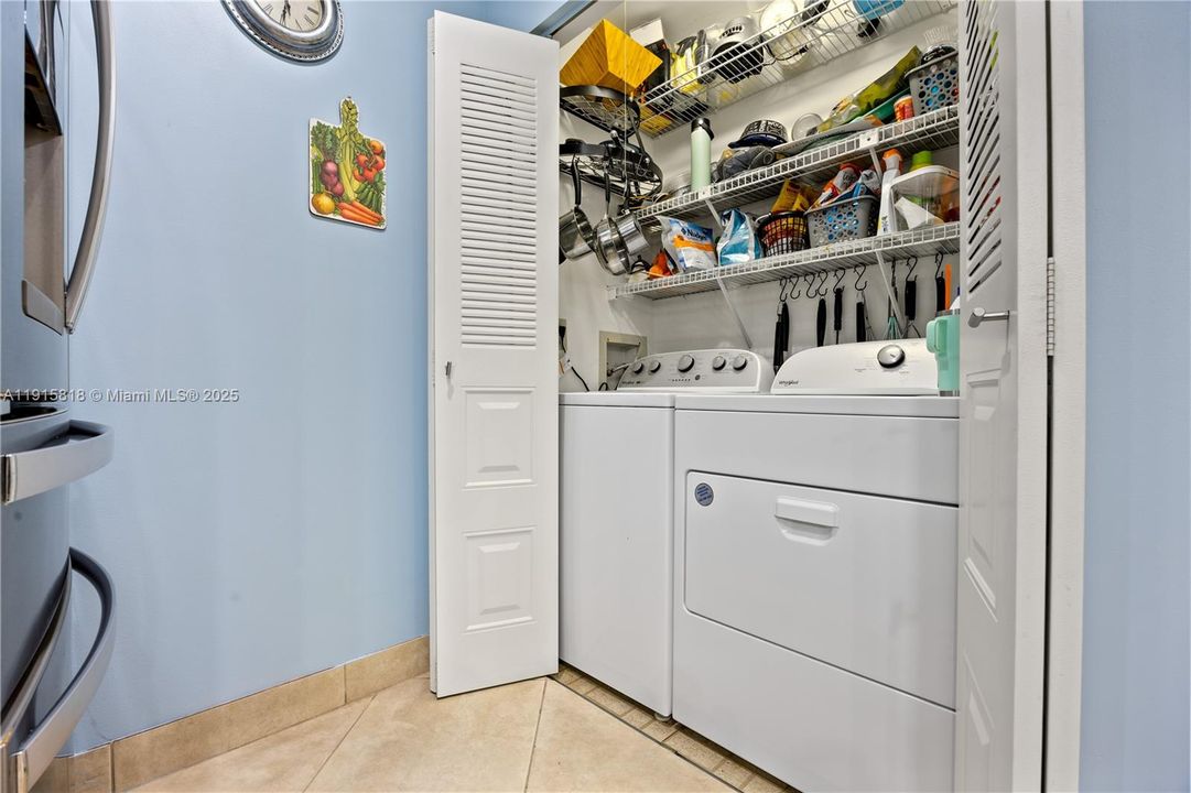 Active With Contract: $270,000 (2 beds, 2 baths, 1296 Square Feet)