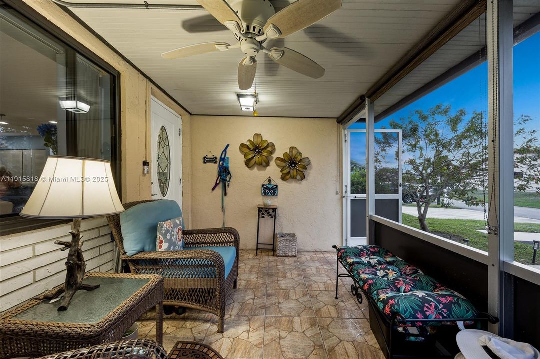 Active With Contract: $270,000 (2 beds, 2 baths, 1296 Square Feet)