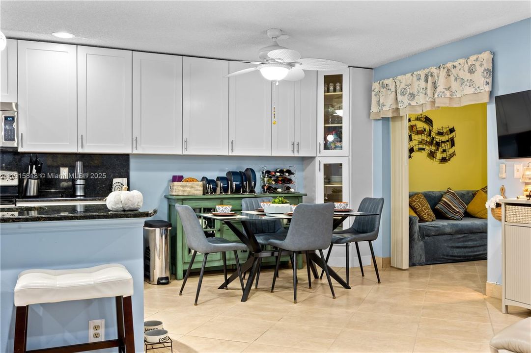 Active With Contract: $270,000 (2 beds, 2 baths, 1296 Square Feet)