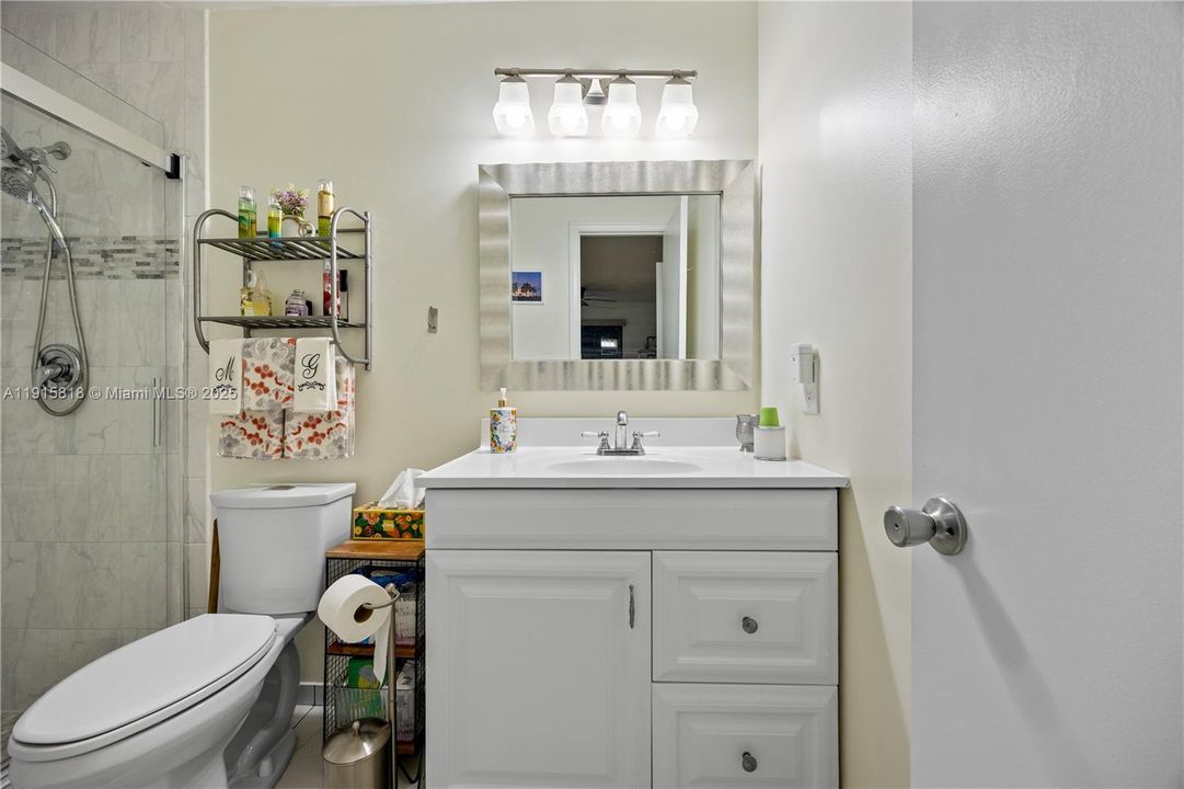 Active With Contract: $270,000 (2 beds, 2 baths, 1296 Square Feet)