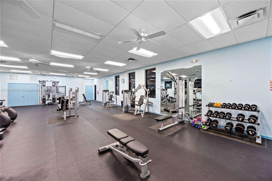 Active With Contract: $270,000 (2 beds, 2 baths, 1296 Square Feet)