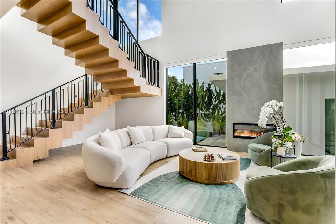 For Sale: $9,995,000 (6 beds, 6 baths, 6222 Square Feet)