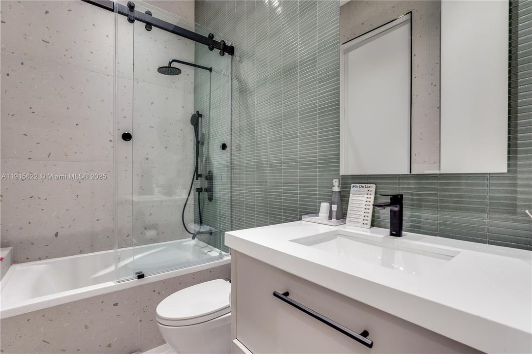 For Sale: $9,995,000 (6 beds, 6 baths, 6222 Square Feet)