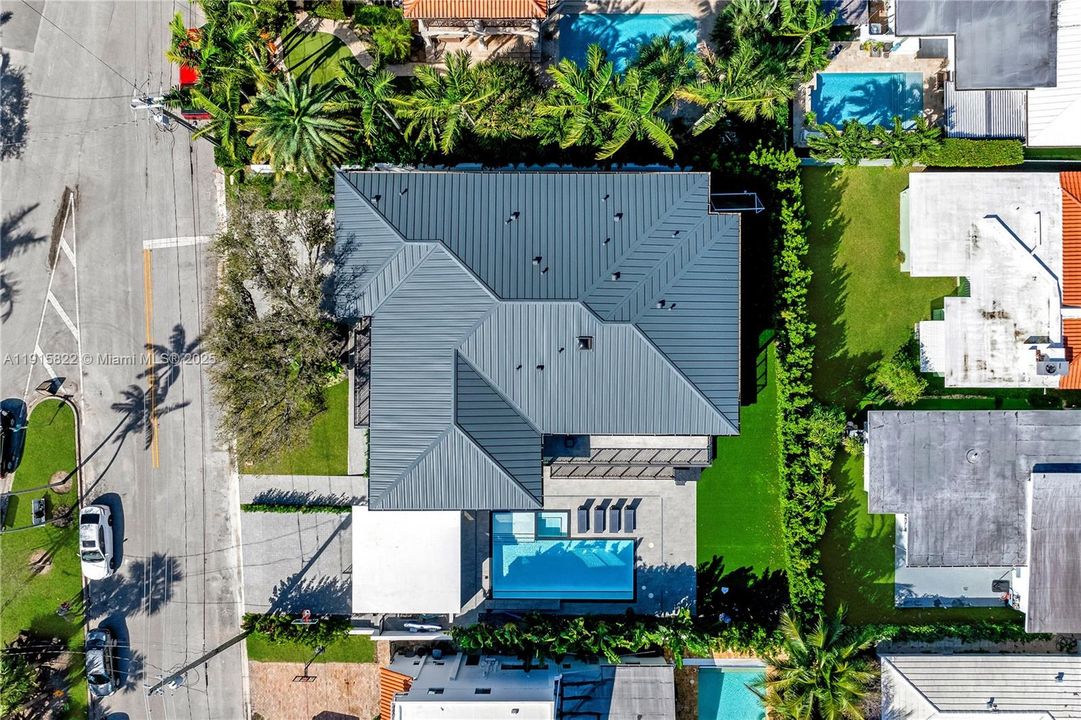 For Sale: $9,995,000 (6 beds, 6 baths, 6222 Square Feet)