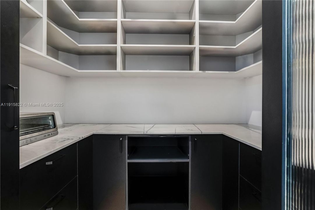 For Sale: $9,995,000 (6 beds, 6 baths, 6222 Square Feet)