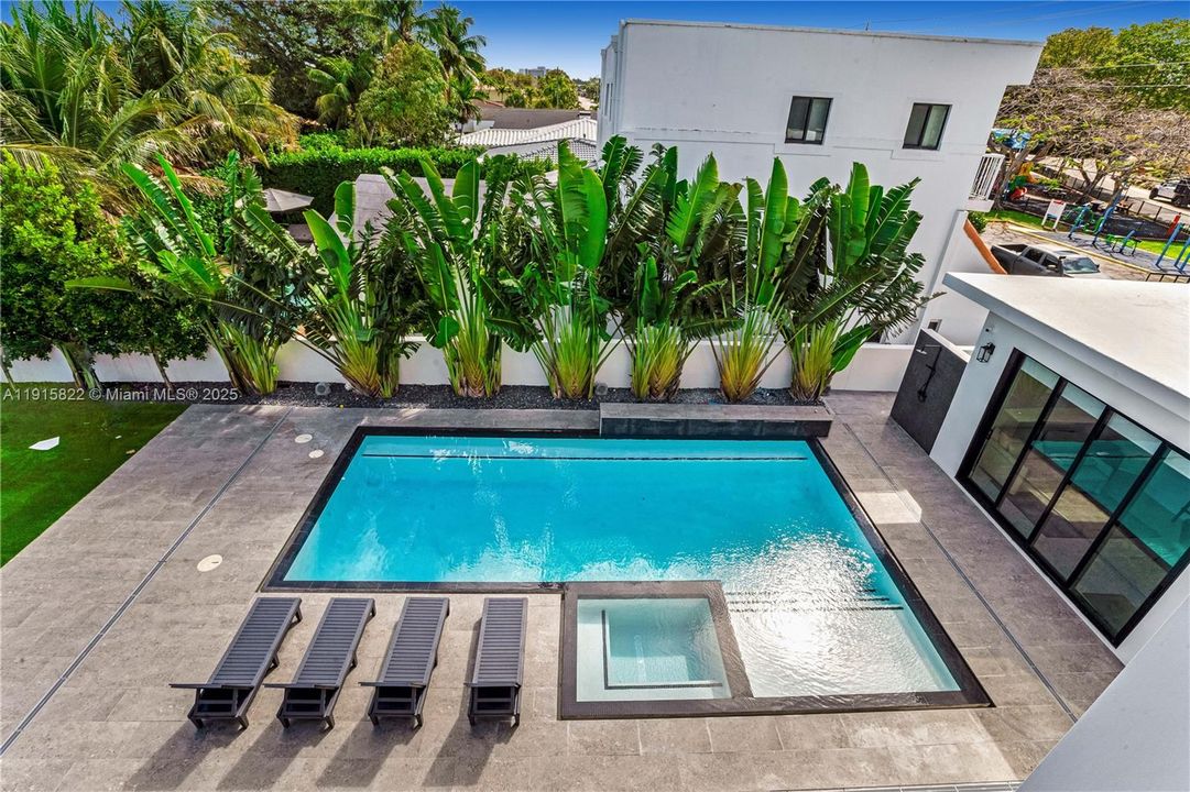 For Sale: $9,995,000 (6 beds, 6 baths, 6222 Square Feet)