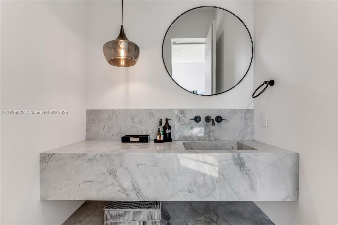 For Sale: $9,995,000 (6 beds, 6 baths, 6222 Square Feet)