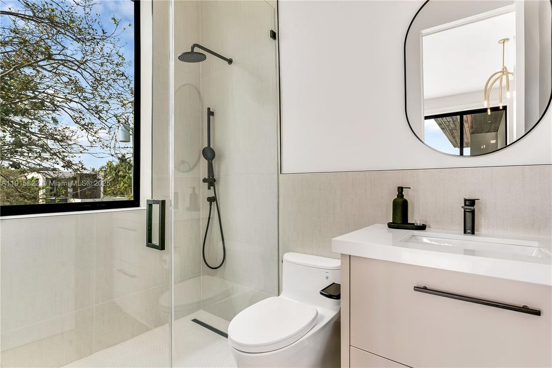 For Sale: $9,995,000 (6 beds, 6 baths, 6222 Square Feet)