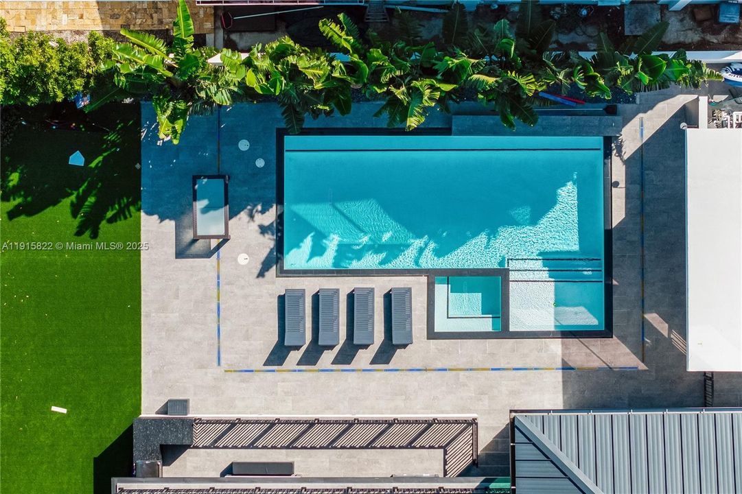 For Sale: $9,995,000 (6 beds, 6 baths, 6222 Square Feet)