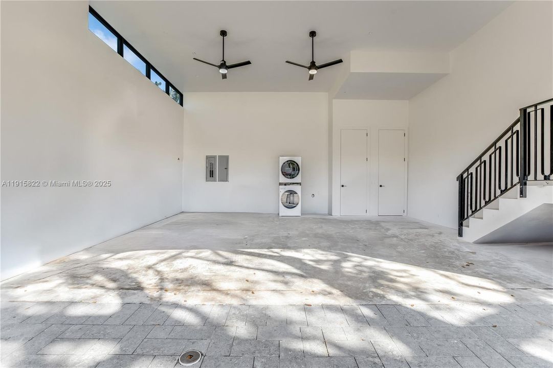 For Sale: $9,995,000 (6 beds, 6 baths, 6222 Square Feet)