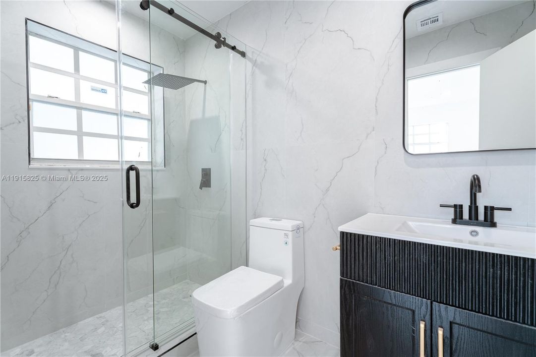 For Sale: $472,500 (3 beds, 2 baths, 1356 Square Feet)