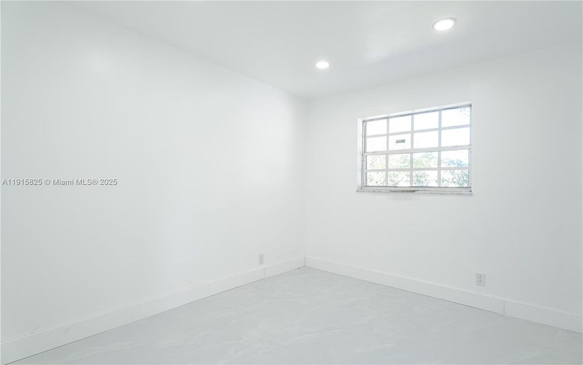 For Sale: $472,500 (3 beds, 2 baths, 1356 Square Feet)