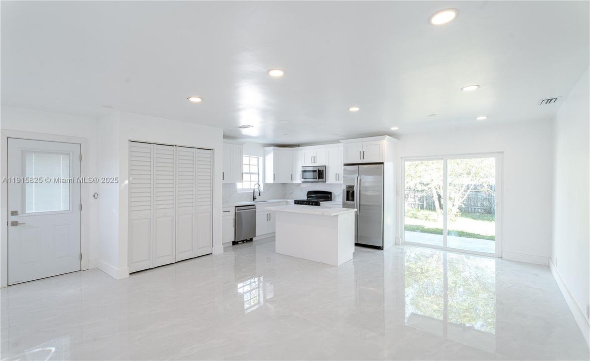 For Sale: $472,500 (3 beds, 2 baths, 1356 Square Feet)