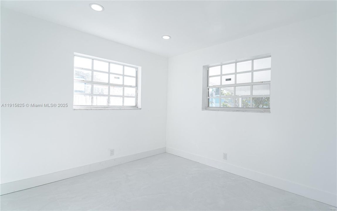 For Sale: $472,500 (3 beds, 2 baths, 1356 Square Feet)