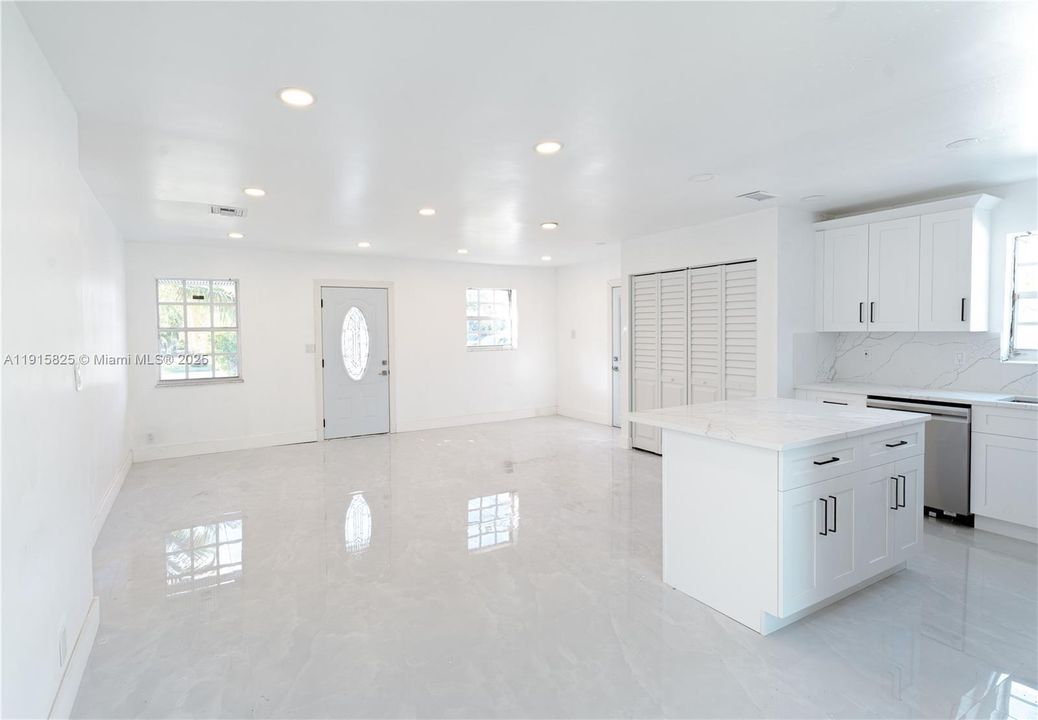 For Sale: $472,500 (3 beds, 2 baths, 1356 Square Feet)