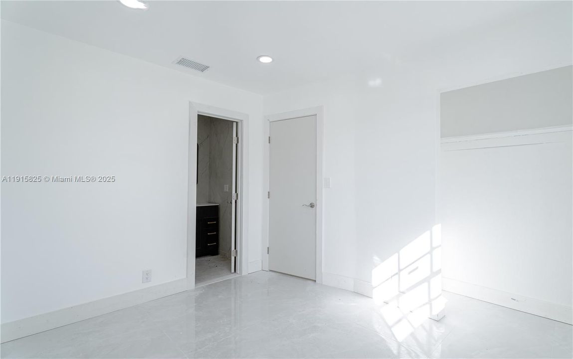 For Sale: $472,500 (3 beds, 2 baths, 1356 Square Feet)