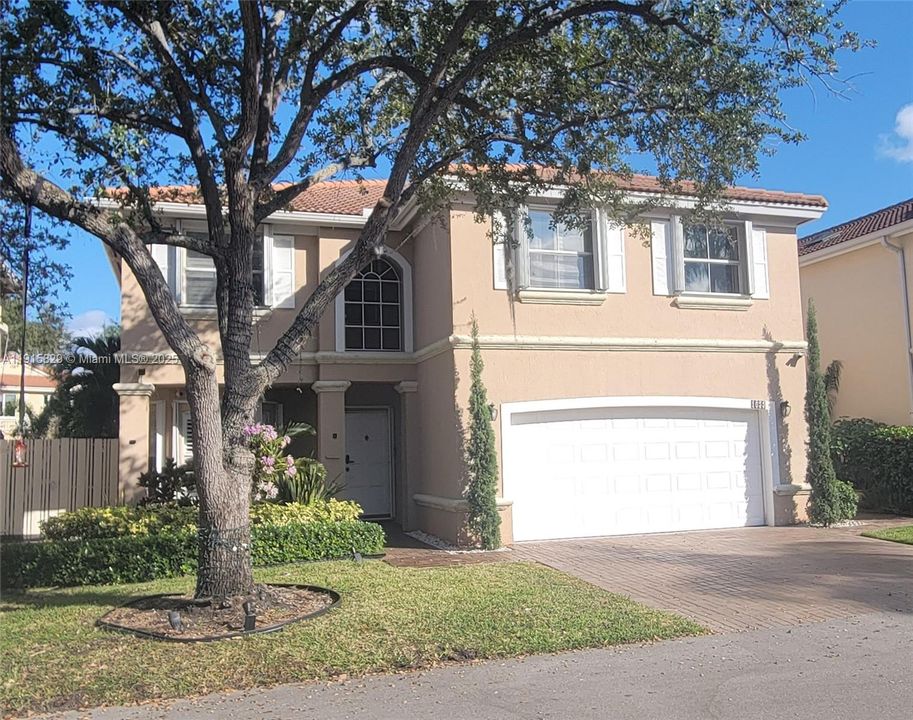 For Rent: $5,800 (4 beds, 2 baths, 2300 Square Feet)