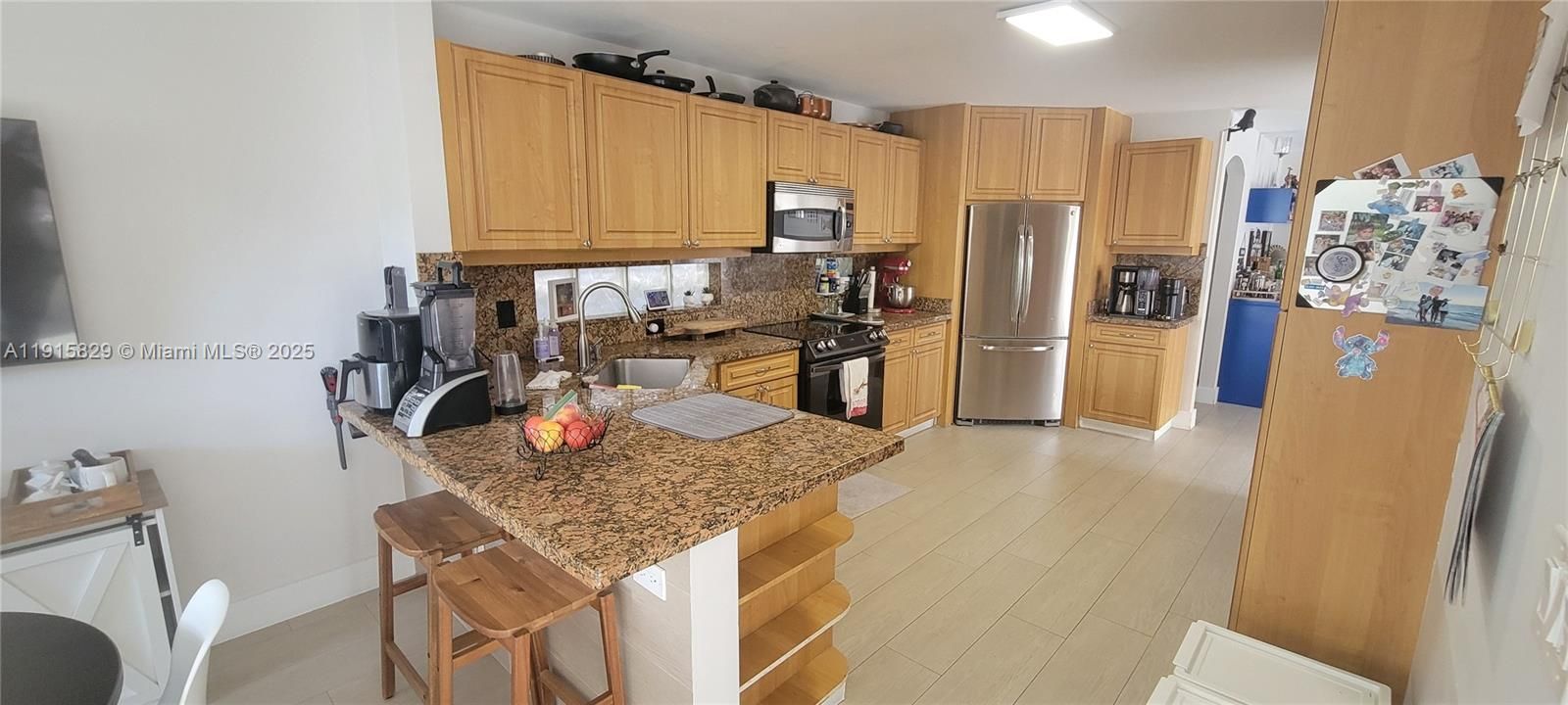 For Rent: $5,800 (4 beds, 2 baths, 2300 Square Feet)