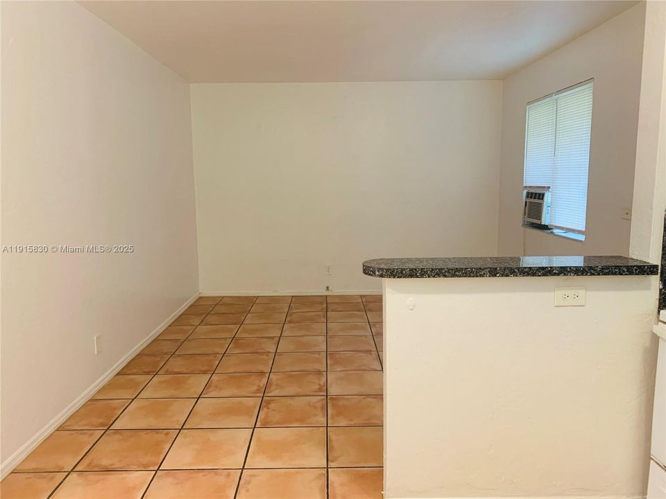 For Rent: $1,599 (1 beds, 1 baths, 500 Square Feet)
