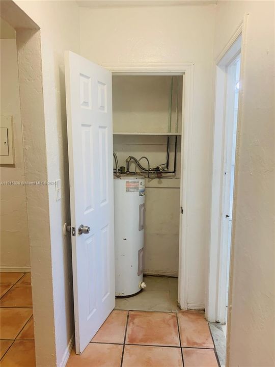 For Rent: $1,599 (1 beds, 1 baths, 500 Square Feet)