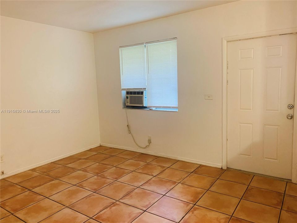 For Rent: $1,599 (1 beds, 1 baths, 500 Square Feet)