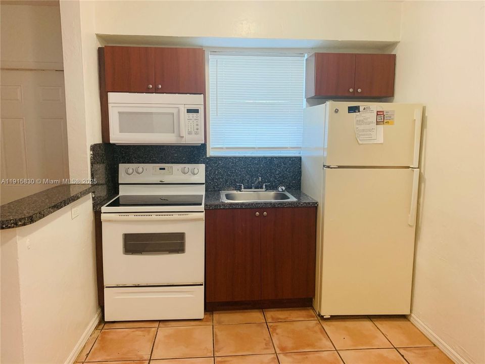For Rent: $1,599 (1 beds, 1 baths, 500 Square Feet)