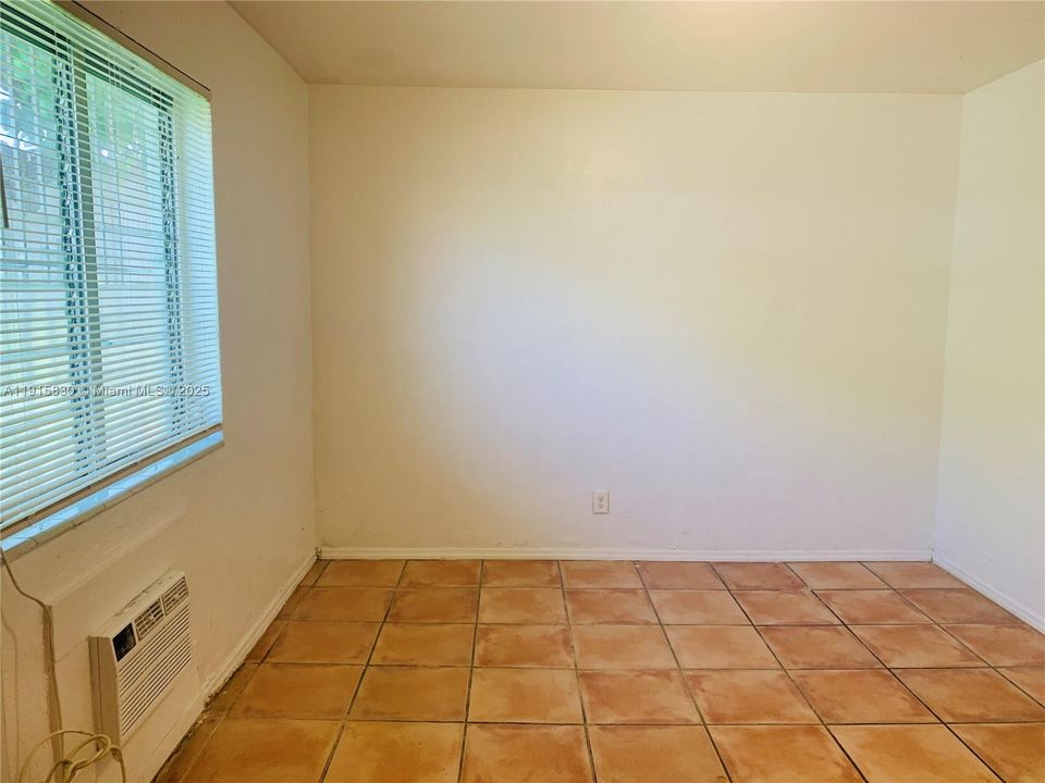 For Rent: $1,599 (1 beds, 1 baths, 500 Square Feet)