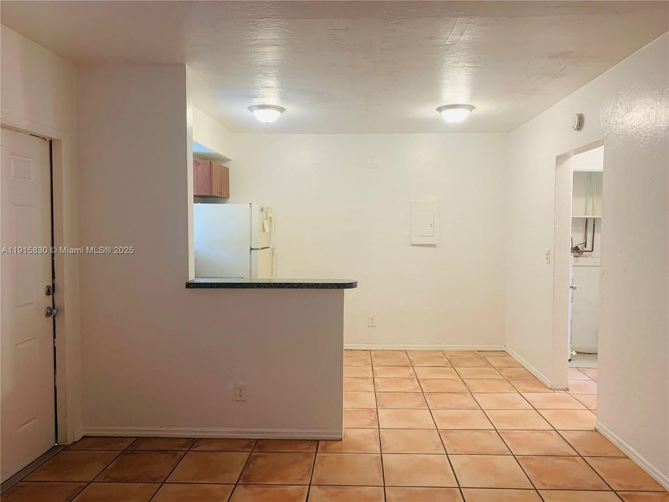 For Rent: $1,599 (1 beds, 1 baths, 500 Square Feet)