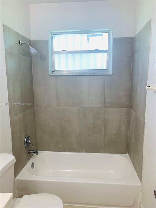 For Rent: $1,599 (1 beds, 1 baths, 500 Square Feet)