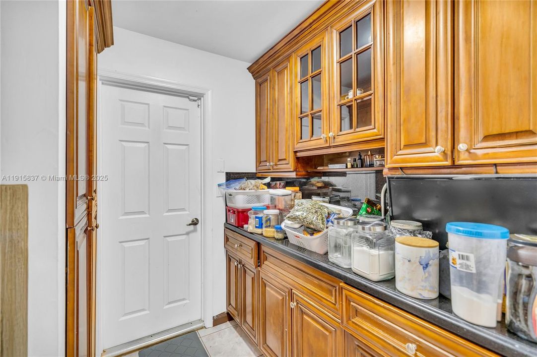 На продажу: $719,900 (4 спален, 3 ванн, 2580 Квадратных фут)