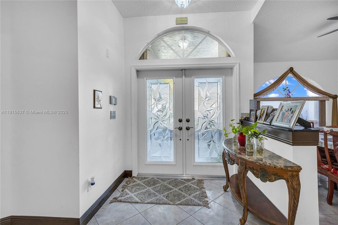 На продажу: $719,900 (4 спален, 3 ванн, 2580 Квадратных фут)