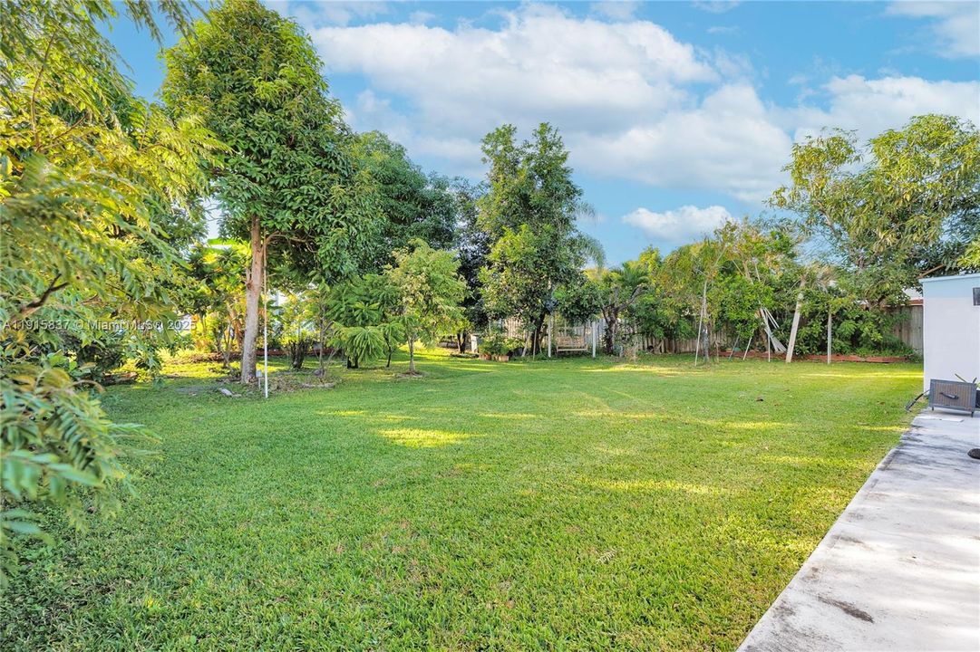 На продажу: $719,900 (4 спален, 3 ванн, 2580 Квадратных фут)