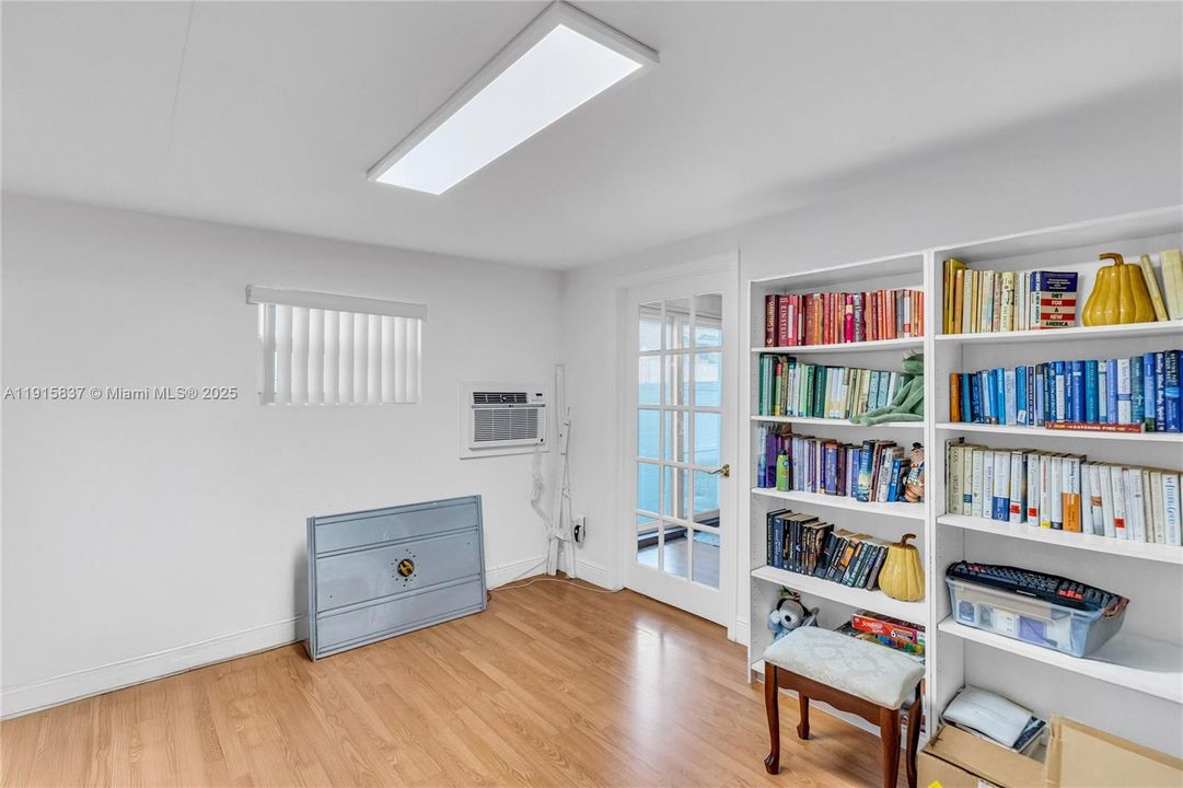 На продажу: $719,900 (4 спален, 3 ванн, 2580 Квадратных фут)