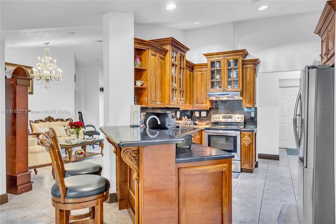 На продажу: $719,900 (4 спален, 3 ванн, 2580 Квадратных фут)