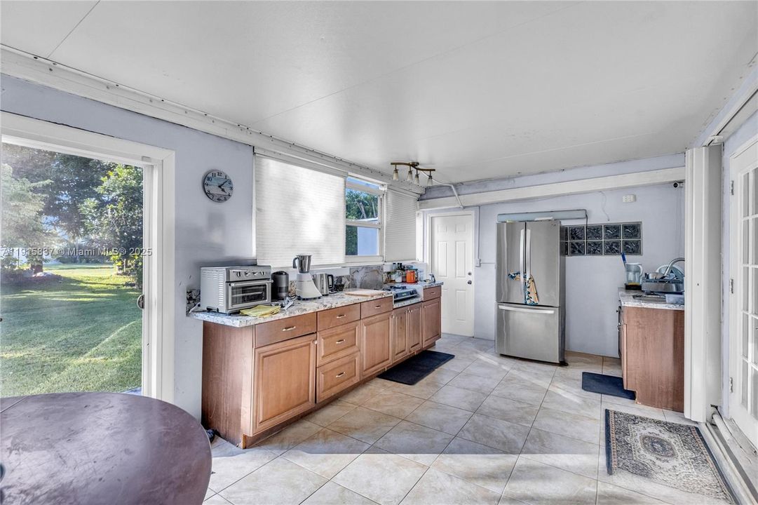 На продажу: $719,900 (4 спален, 3 ванн, 2580 Квадратных фут)