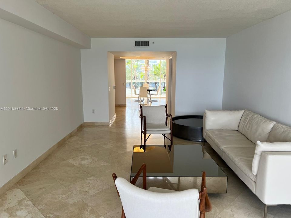 待售: $1,389,000 (2 贝兹, 2 浴室, 1590 平方英尺)