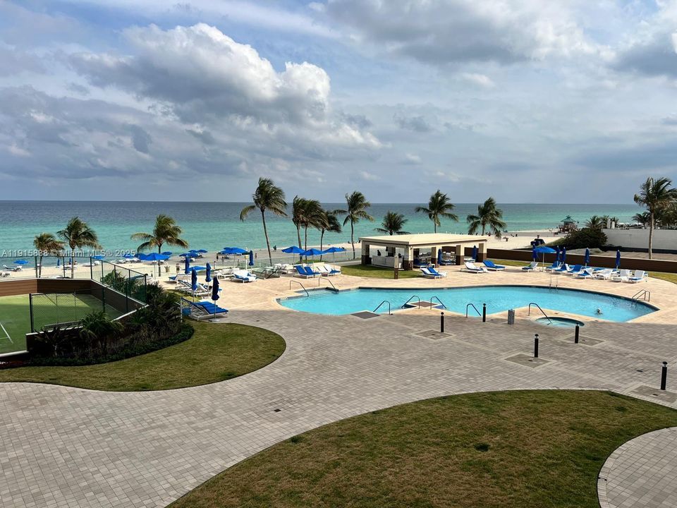 待售: $1,389,000 (2 贝兹, 2 浴室, 1590 平方英尺)