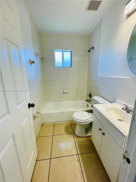 Active With Contract: $445,000 (4 beds, 2 baths, 1427 Square Feet)