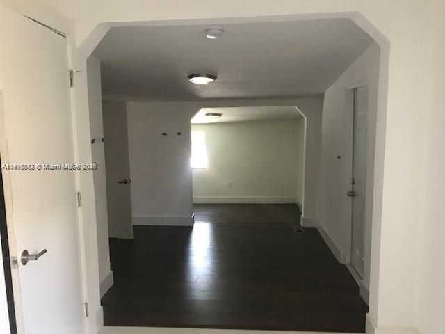 待售: $550,000 (4 贝兹, 2 浴室, 1717 平方英尺)